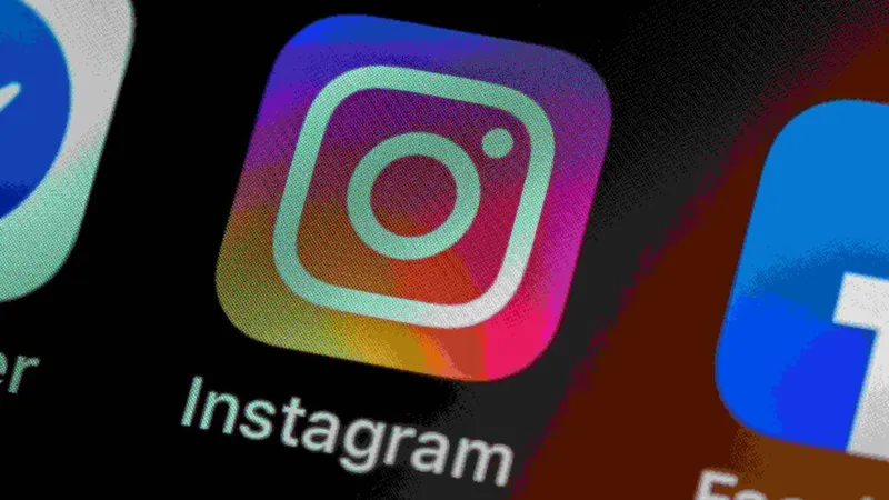Ekranda Instagram uygulaması