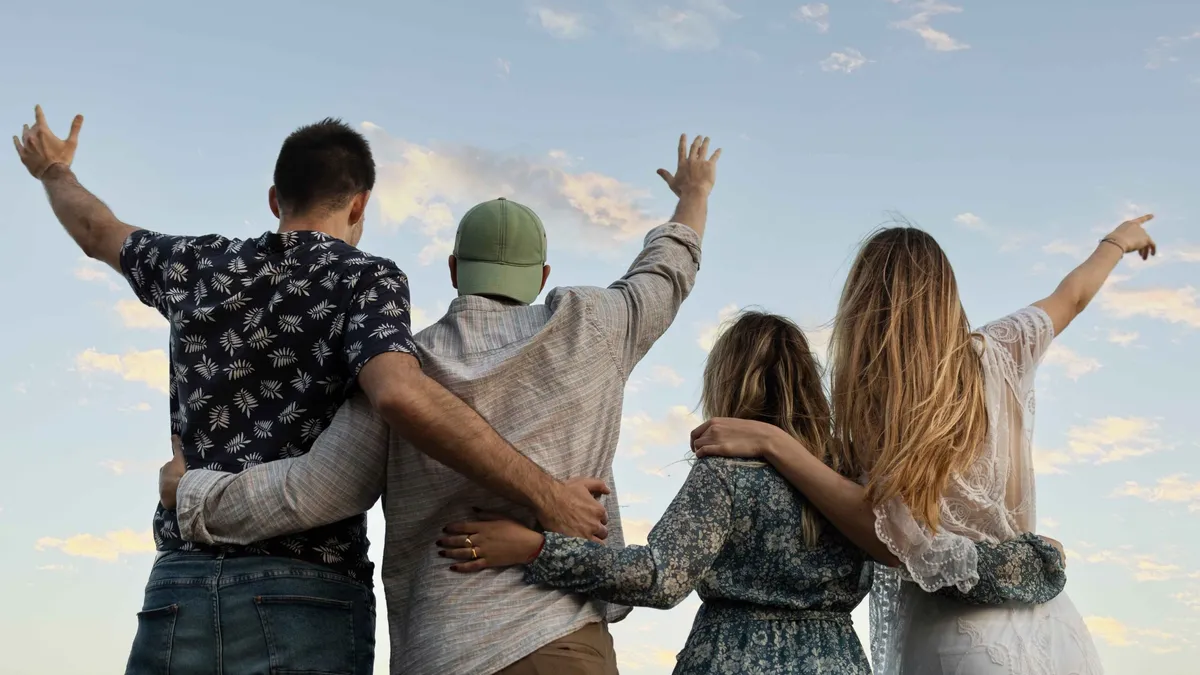 How to View Close Friends on Instagram Anonymously