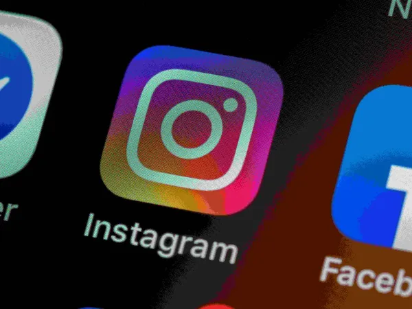 L'app di Instagram sullo schermo L'app di Instagram sullo schermo