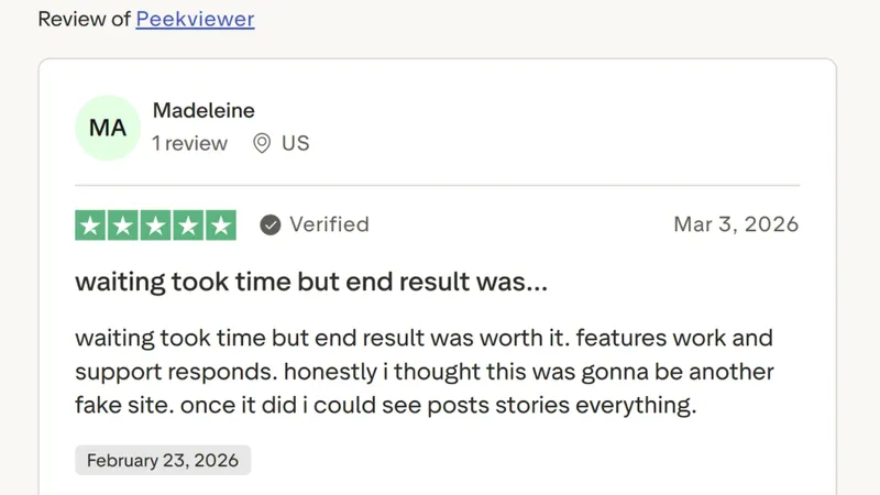 Screenshot of a positive Trustpilot review for Peekviewer