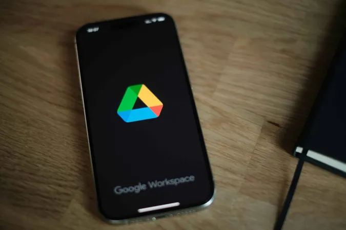 Telefonda Google Drive logosu